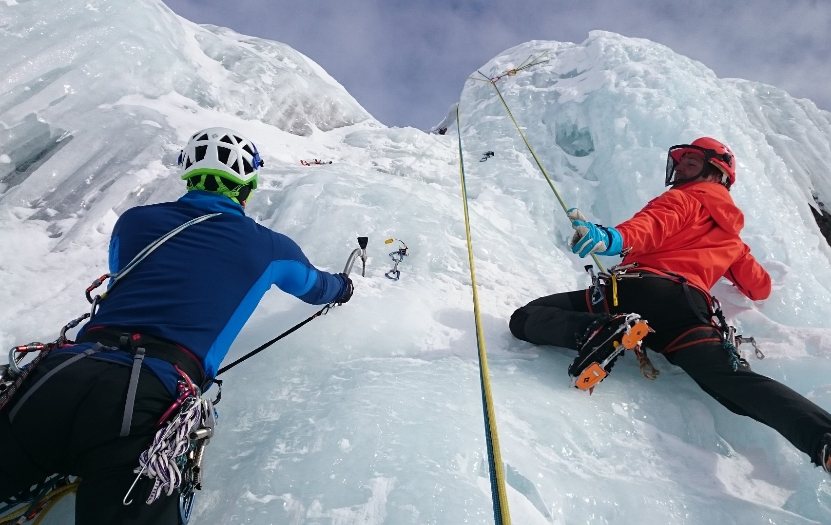 ice-climbing-1247606_1920.jpg